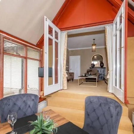 Garden Apartment, Дом отдыха