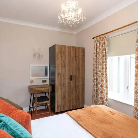 Garden Apartment, Appleby, Discounted Treatments 別荘